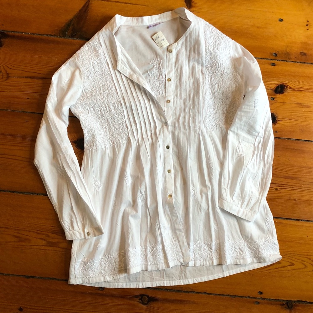 White long sleeve blouse